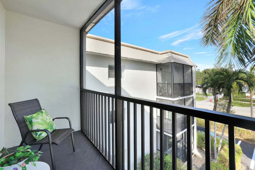 766 Central Ave #303, Naples, FL 34102