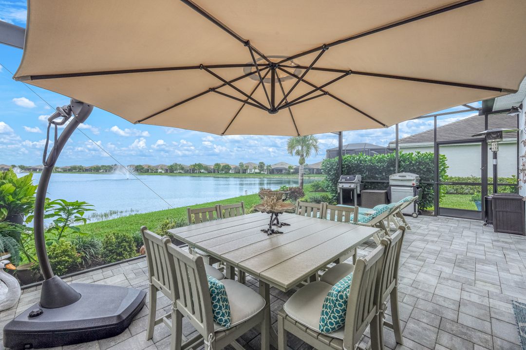 14822 Edgewater Cir, Naples, FL 34114