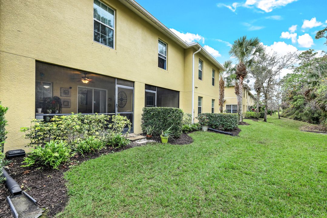 9072 Gervais Cir #304, Naples, FL 34120