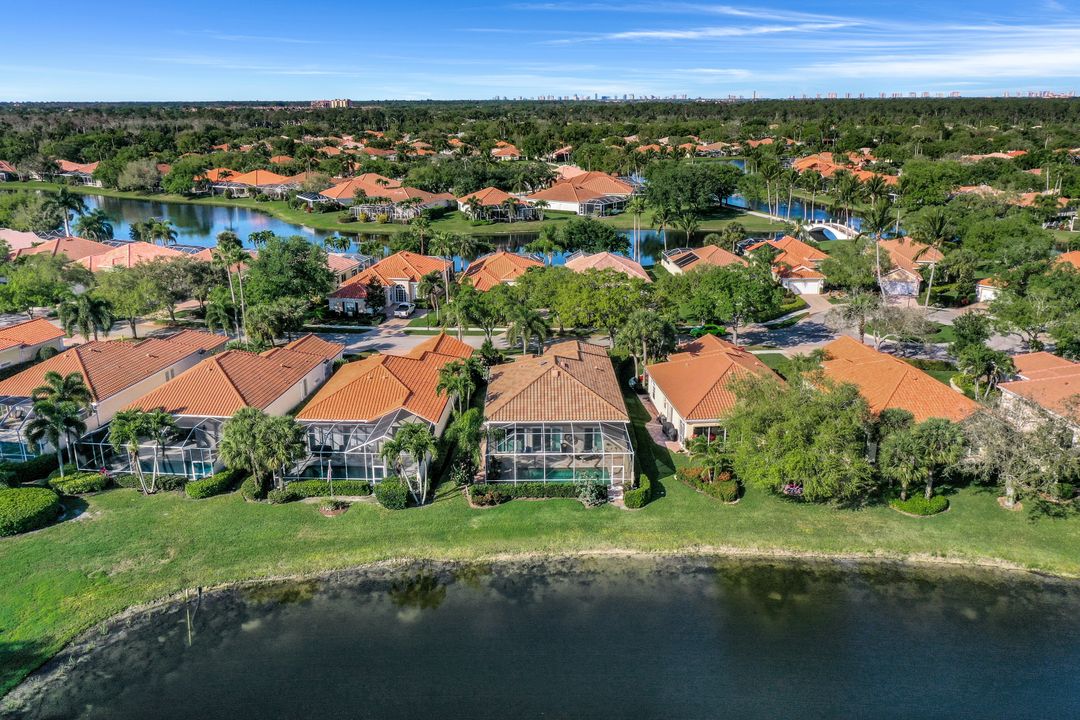 5974 Bermuda Ln, Naples, FL 34119