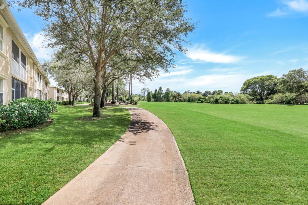 3595 Laurel Greens Ln N #202, Naples, FL 34119