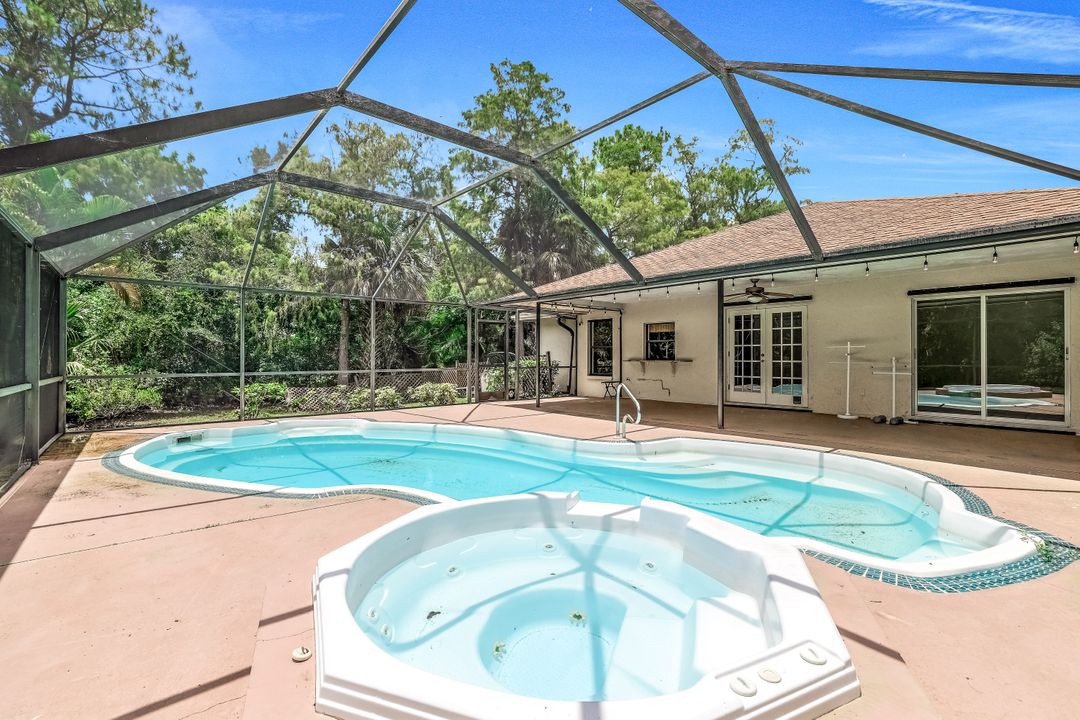 6170 Dogwood Way, Naples, FL 34116