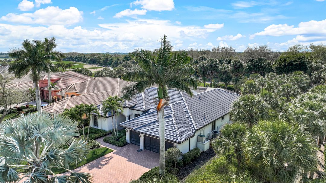 10340 Via Balestri Dr, Miromar Lakes, FL 33913