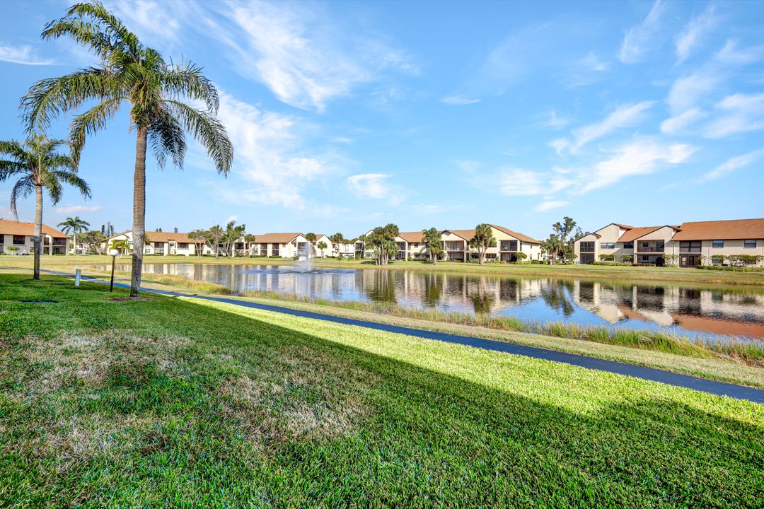 8595 Charter Club Cir #4, Fort Myers, FL 33919