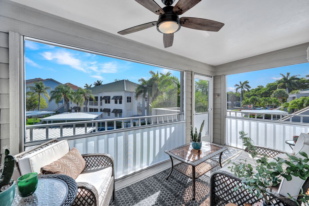 523 Club Side Dr, Naples, FL 34110