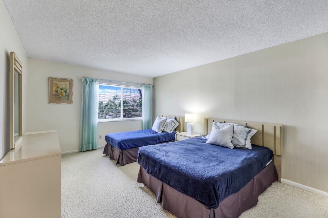 3410 Gulf Shore Blvd N #205, Naples, FL 34103