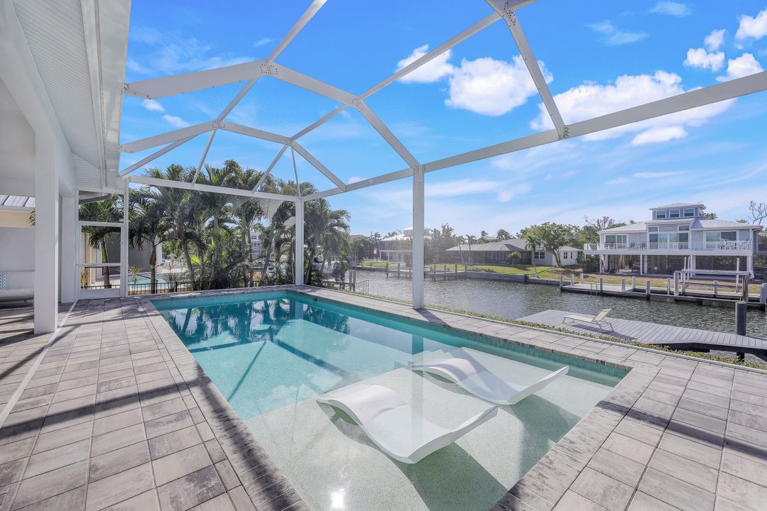 327 Henderson Ct, Marco Island, FL 34145