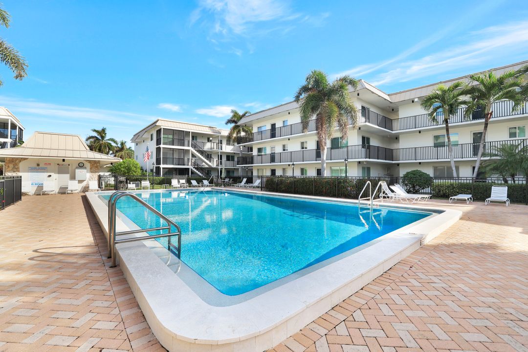 766 Central Ave #303, Naples, FL 34102