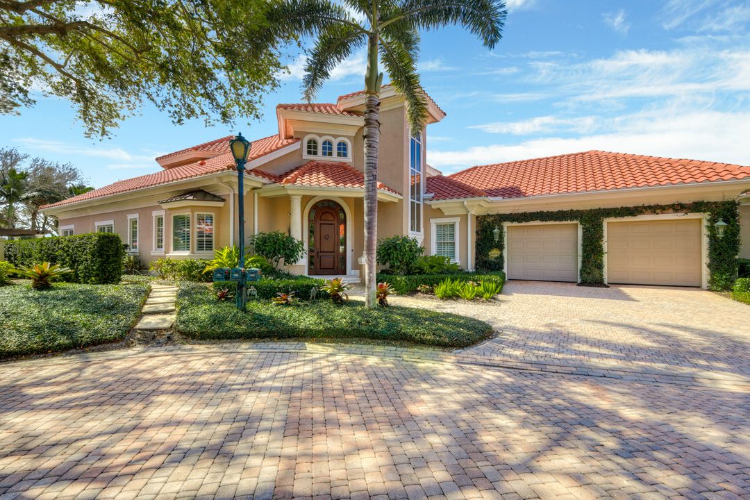 7100 Verde Way, Naples, FL 34108