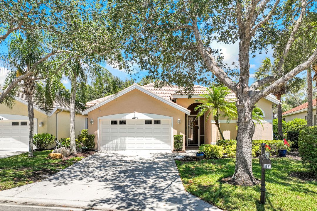 6171 Ashwood Ln, Naples, FL 34110