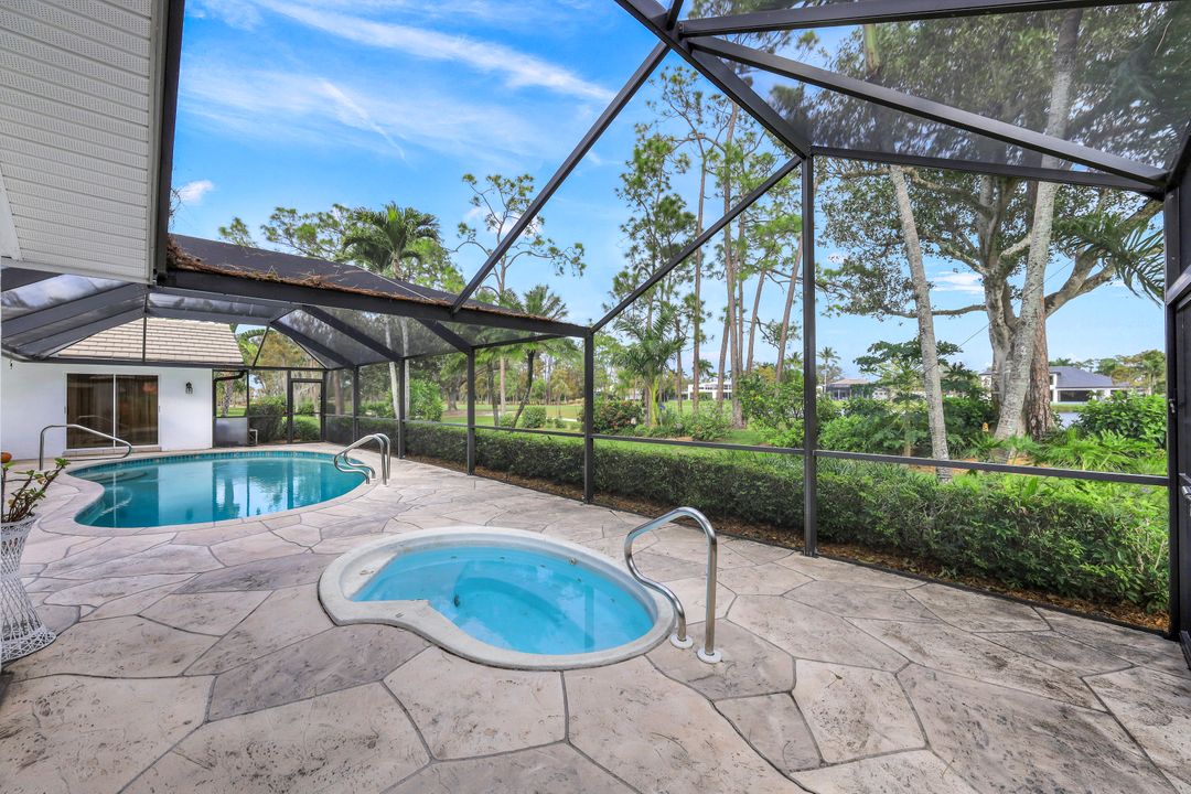 12888 Valewood Dr, Naples, FL 34119