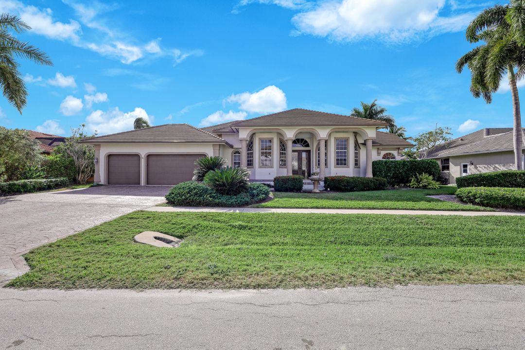 20 Anchor Ct, Marco Island, FL 34145