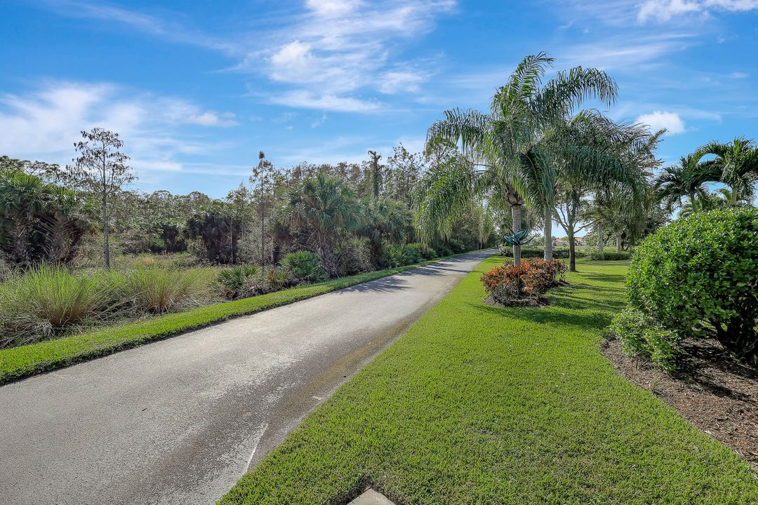 9030 Quarry Dr, Naples, FL 34120