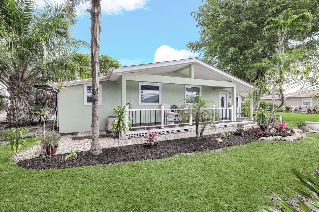 138 3rd St, Naples, FL 34113