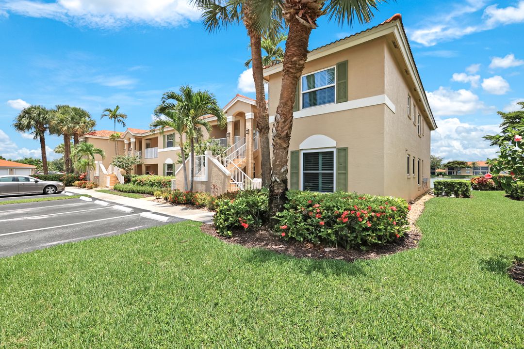 6512 Huntington Lakes Cir #103, Naples, FL 34119