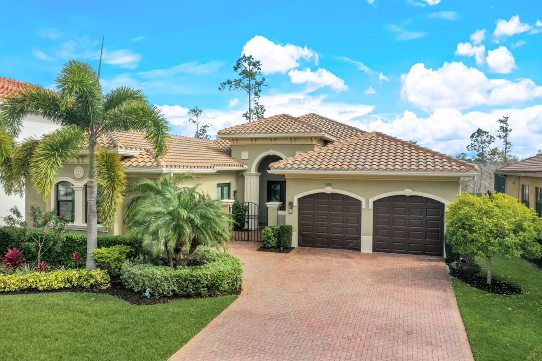 3284 Atlantic Cir, Naples, FL 34119