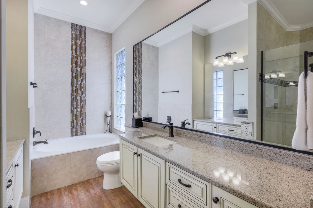 2992 Gilford Way, Naples, FL 34119