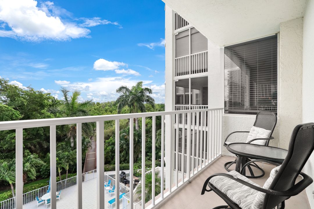 5550 Heron Point Dr #304, Naples, FL 34108