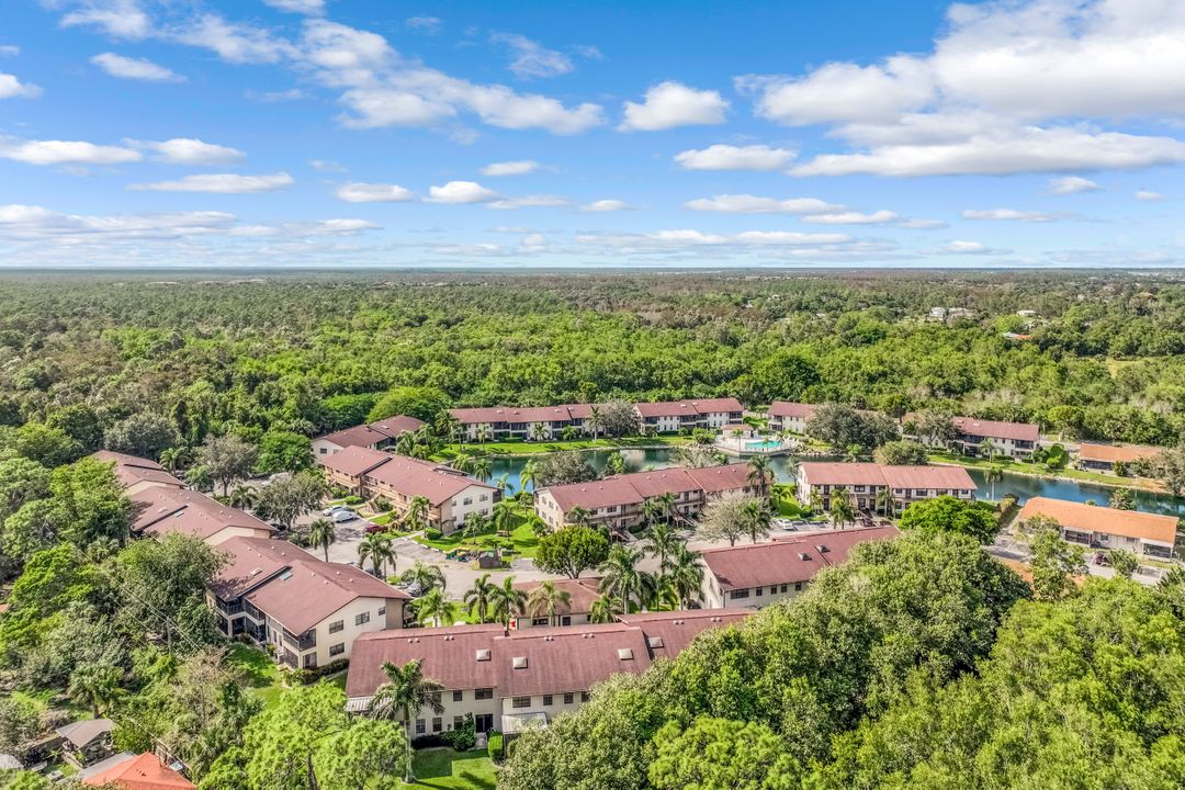 5286 Treetops Dr #1-105, Naples, FL 34113