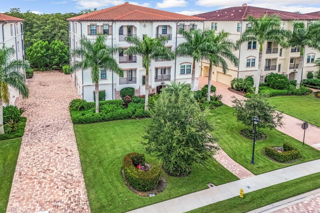 16374 Viansa Wy #201, Naples, FL 34110