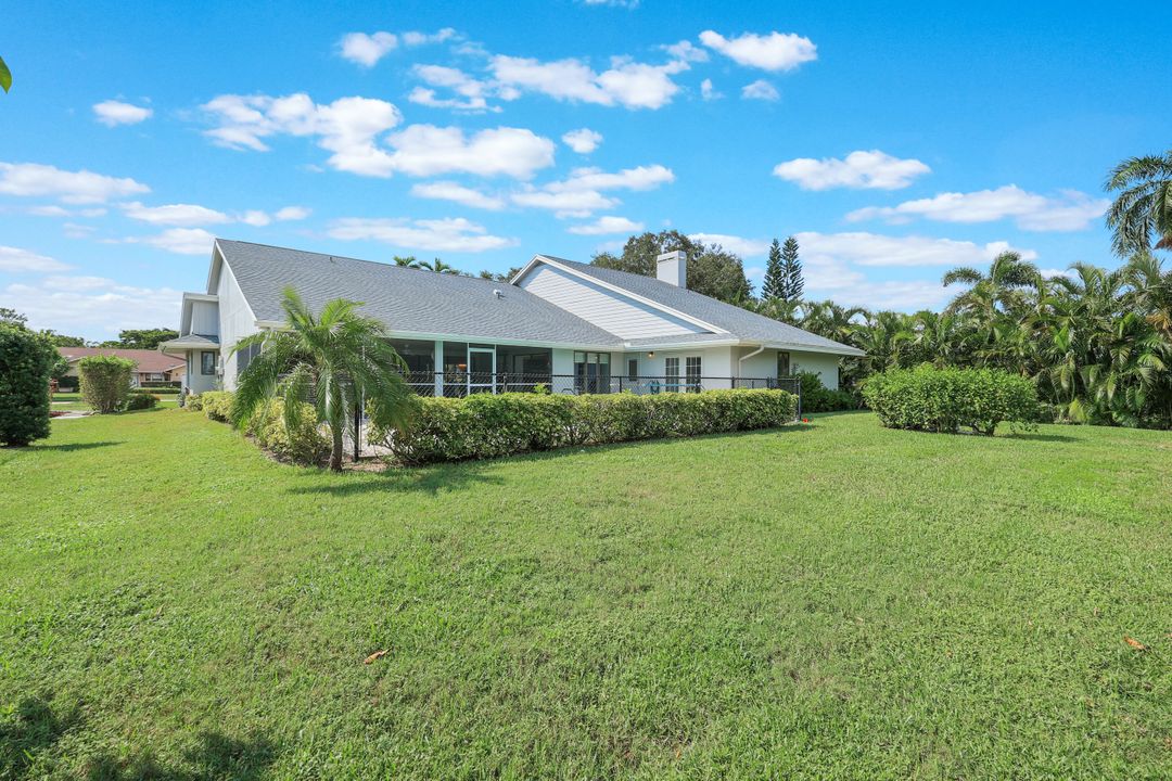 2320 Kings Lake Blvd, Naples, FL 34112