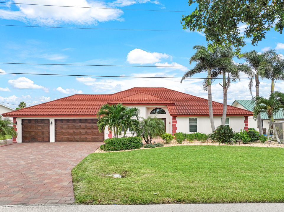 5327 Skyline Blvd, Cape Coral, FL 33914