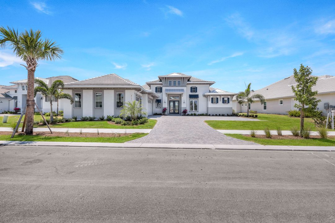 8903 Nevis Wy, Naples, FL 34112