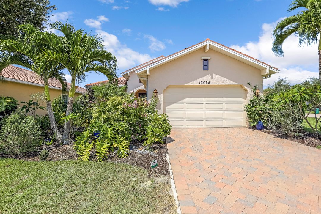 13499 Cambridge Ln, Naples, FL 34109