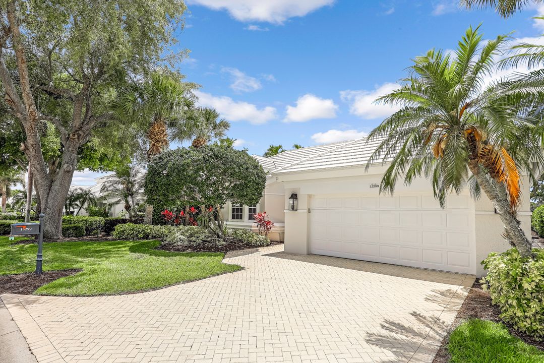 15299 Devon Green Ln, Naples, FL 34110