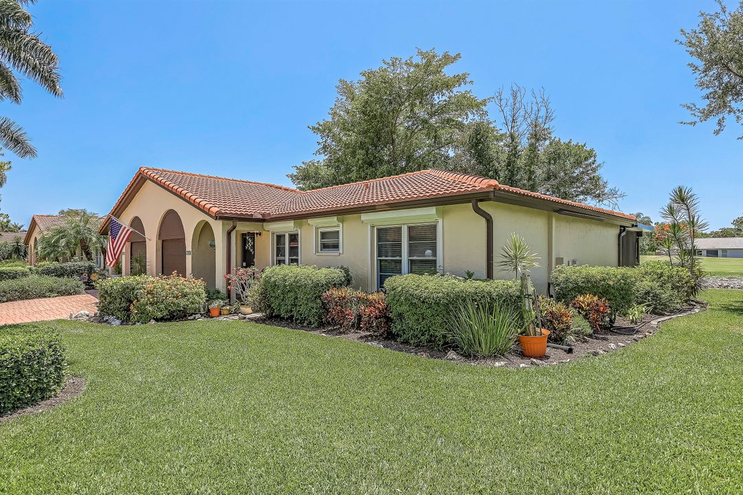 1037 Forest Lakes Dr, Naples, FL 34105