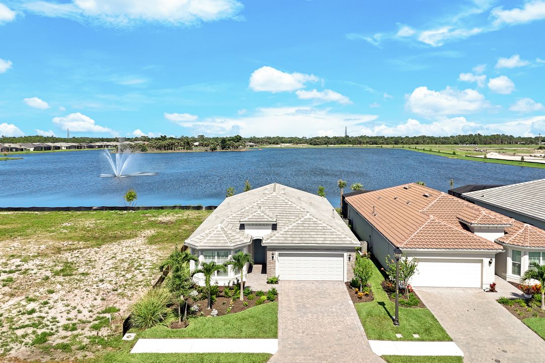 17563 Winding Oak Ln, North Fort Myers, FL 33917