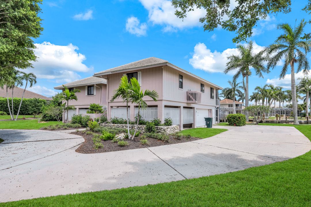 1041 S Barfield Dr, Marco Island, FL 34145