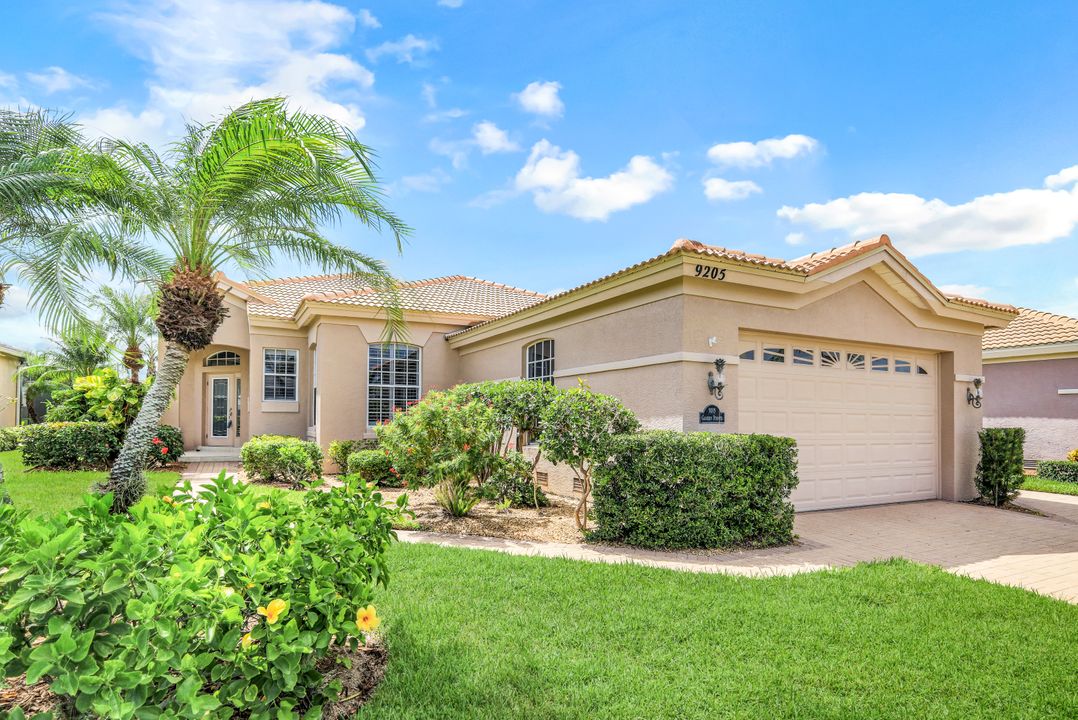 9205 Garden Pointe Ct, Fort Myers, FL 33908