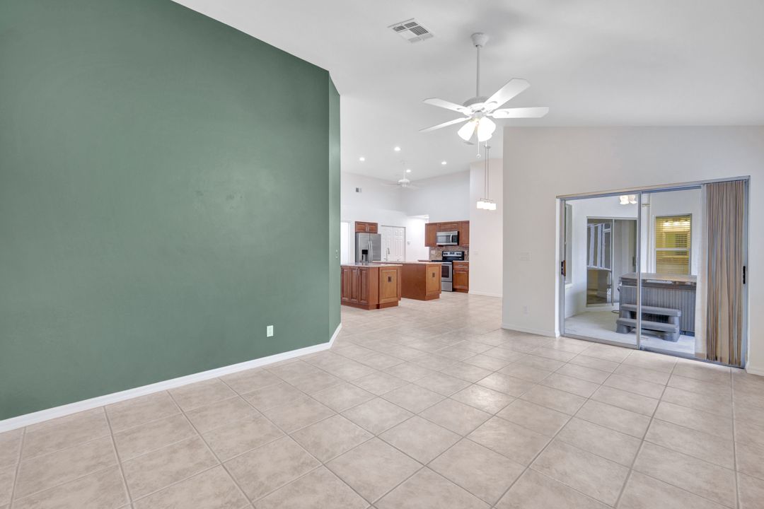 6643 Craven Hill Way, Naples, FL 34104