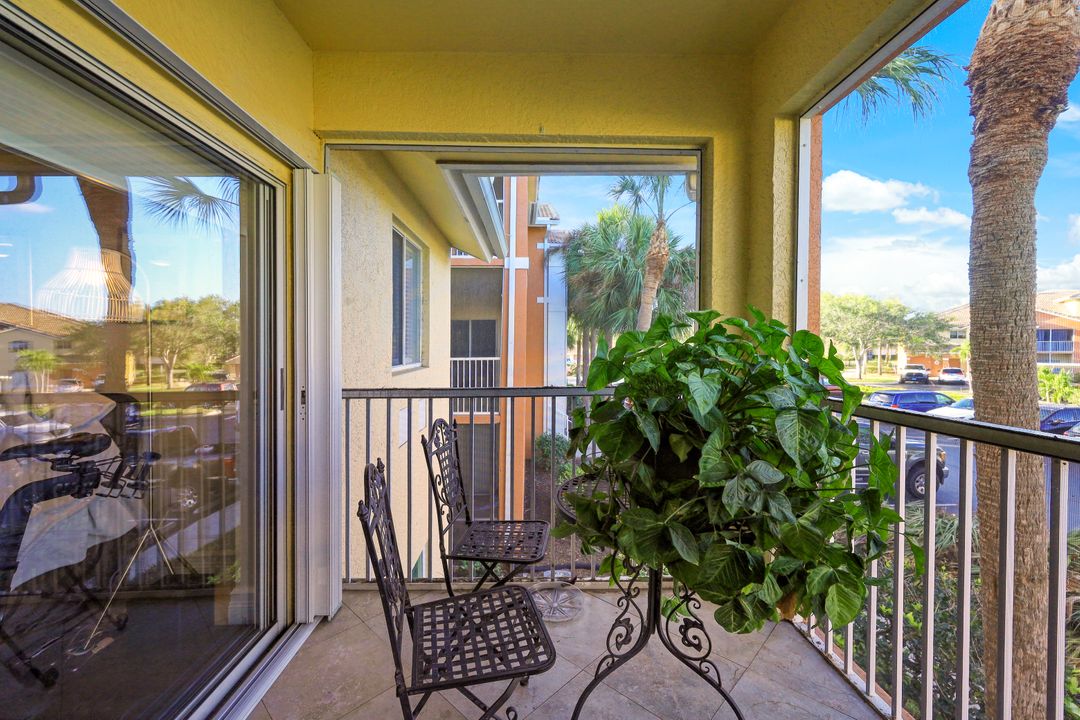 6450 Aragon Way APT 208, Fort Myers, FL 33966