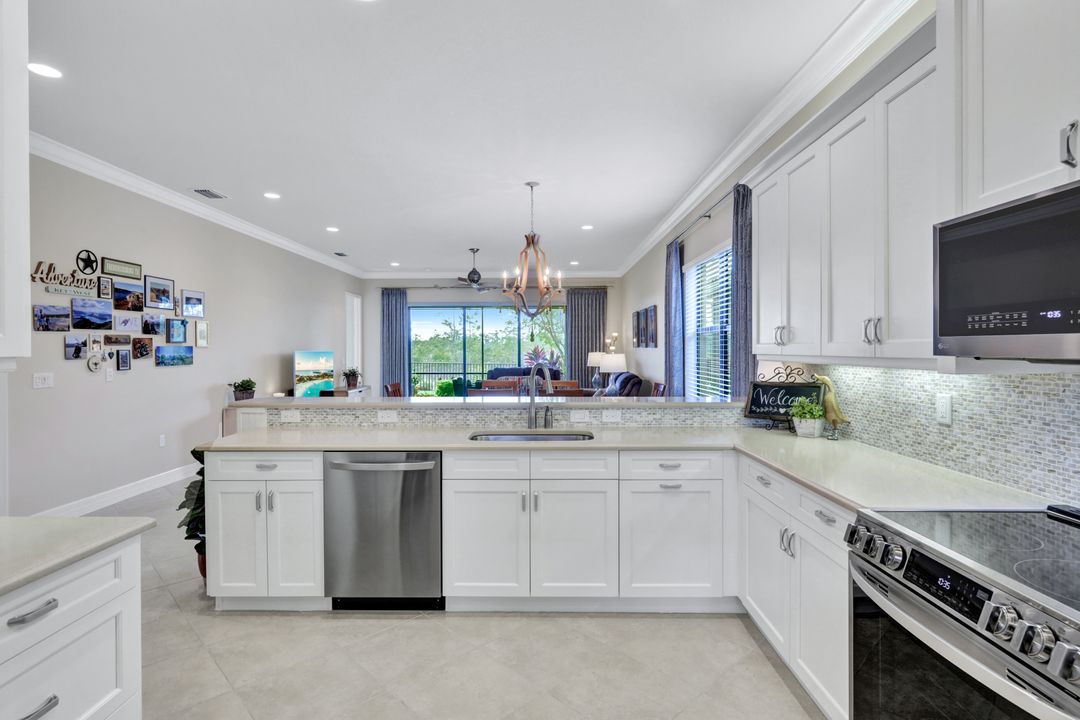 3407 Baltic Dr, Naples, FL 34119