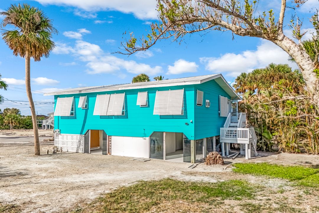 226 Connecticut St, Fort Myers Beach, FL 33931