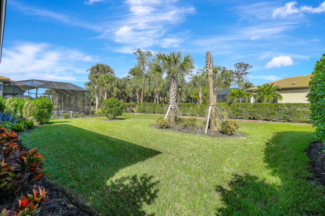 9372 Night Heron Ln, Naples, FL 34120