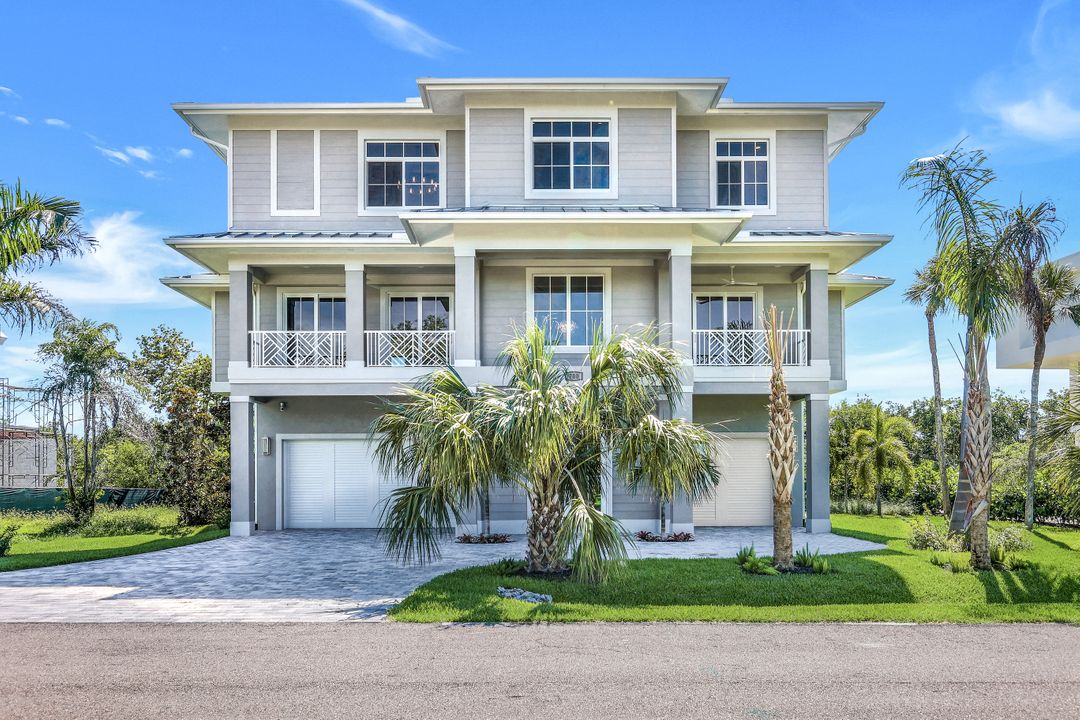 700 Waterside Dr, Marco Island, FL 34145