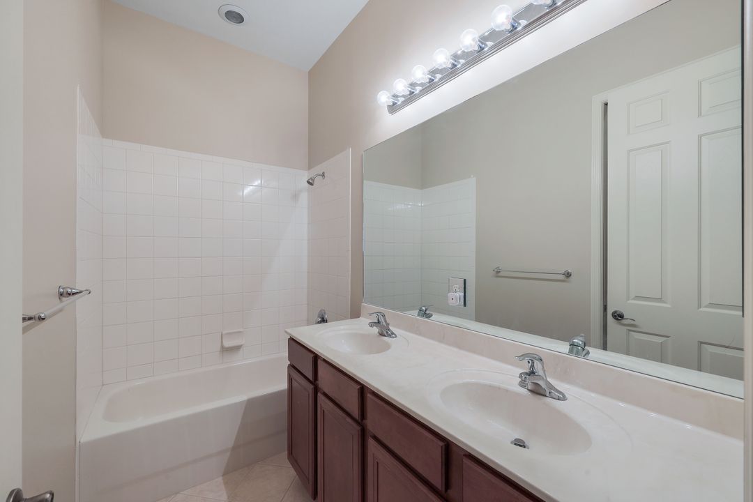 1747 Sarazen Pl, Naples, FL 34120