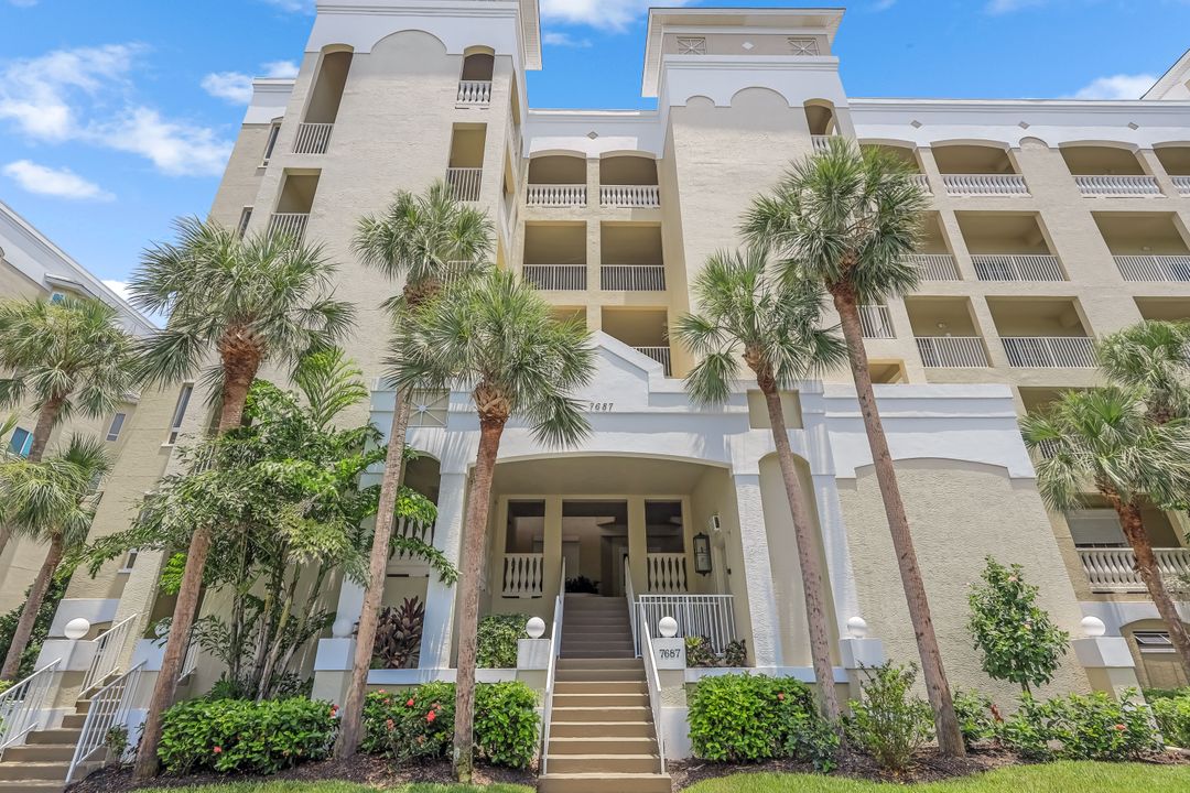 7687 Pebble Creek Cir #301, Naples, FL 34108