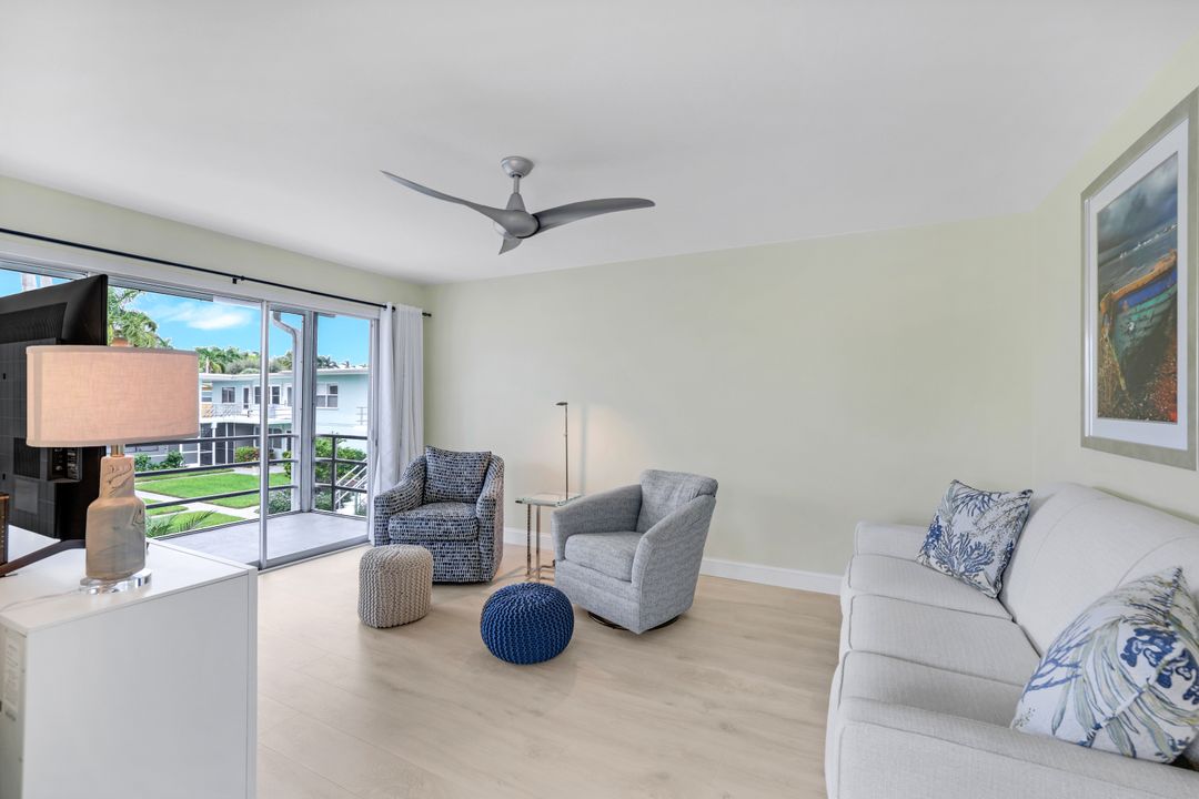 295 8th Ave S #295B, Naples, FL 34102