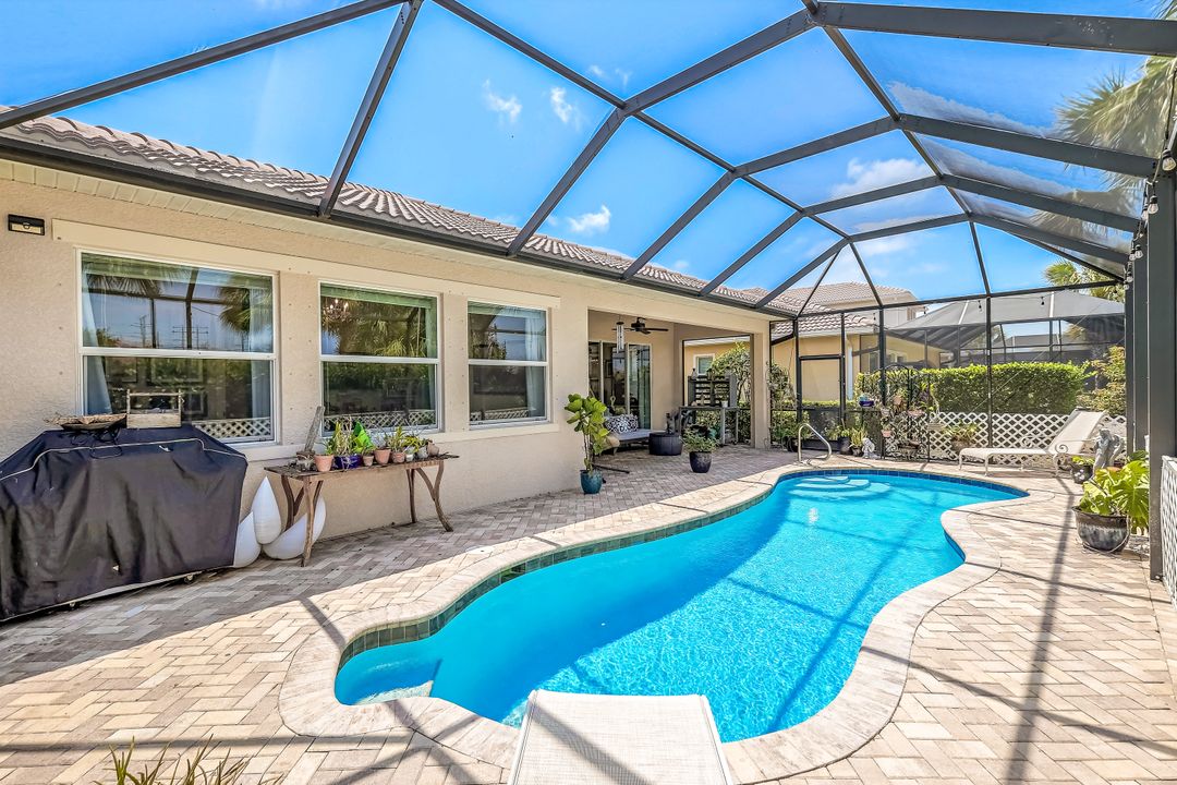 13499 Cambridge Ln, Naples, FL 34109