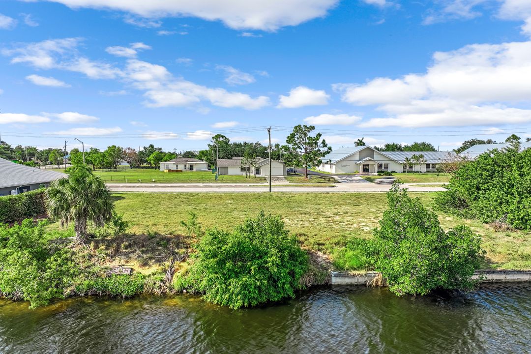 714 Mohawk Pkwy, Cape Coral, FL 33914