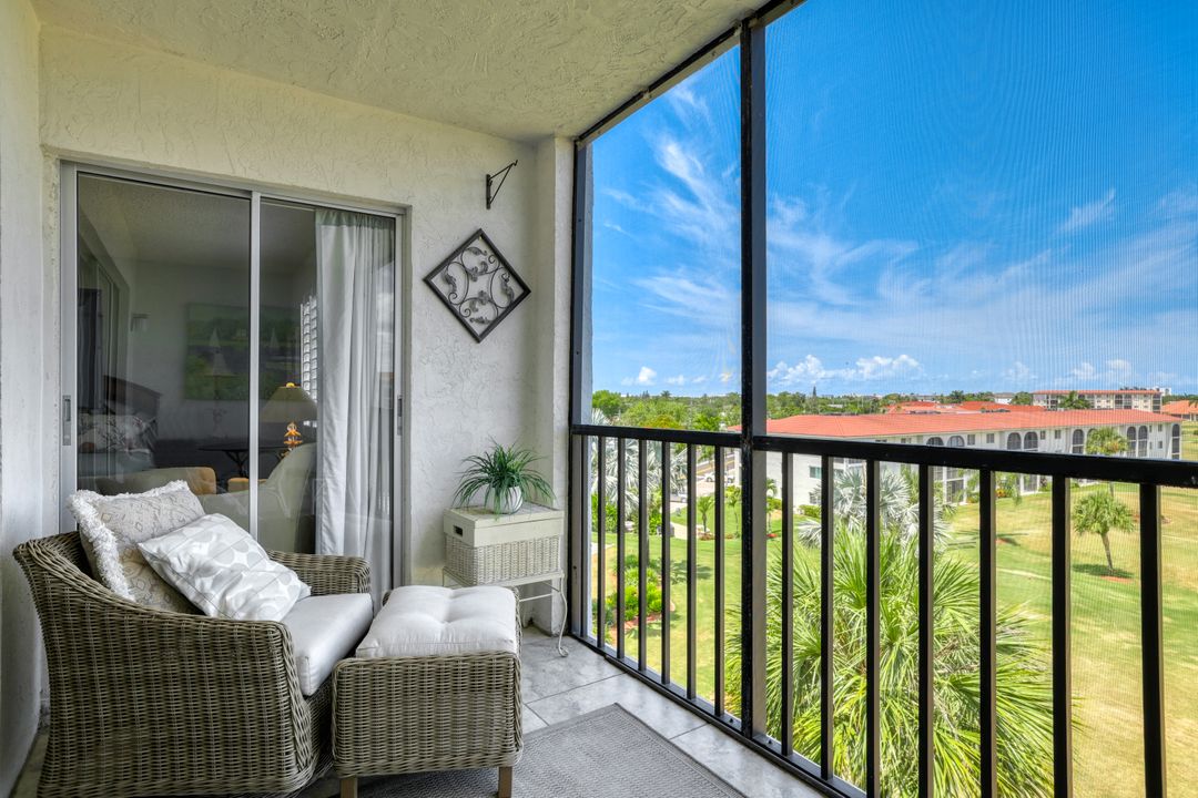 37 High Point Cir E #502, Naples, FL 34103