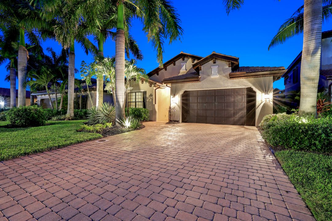 26140 St Michael Ln, Bonita Springs, FL 34135