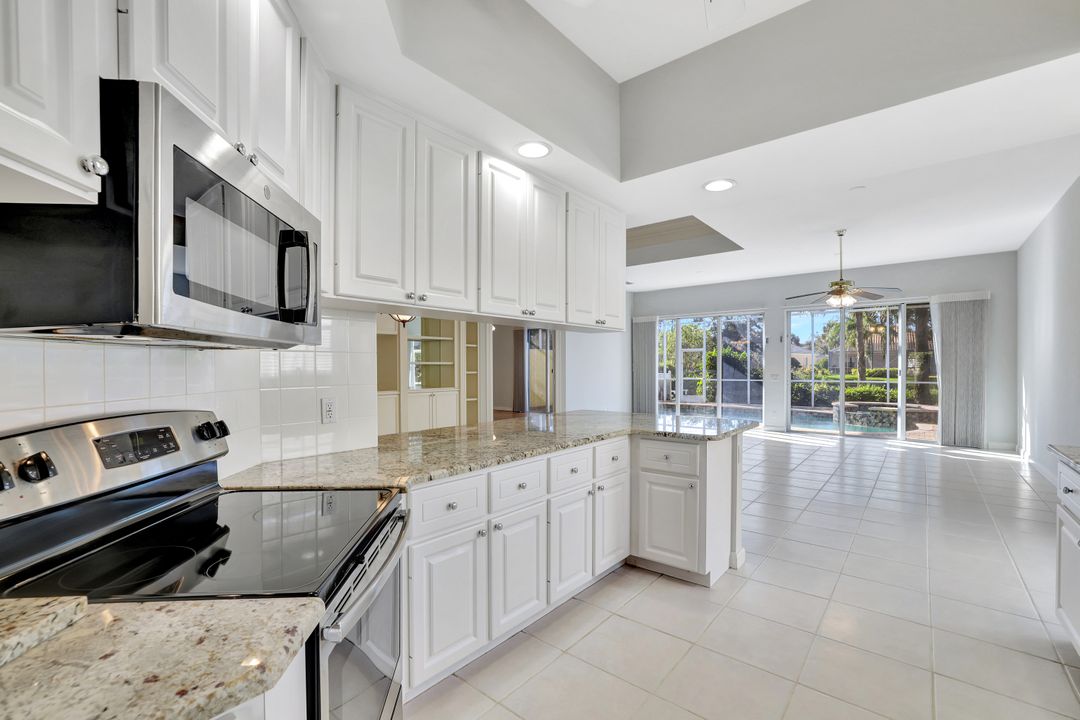 2918 Gilford Way, Naples, FL 34119