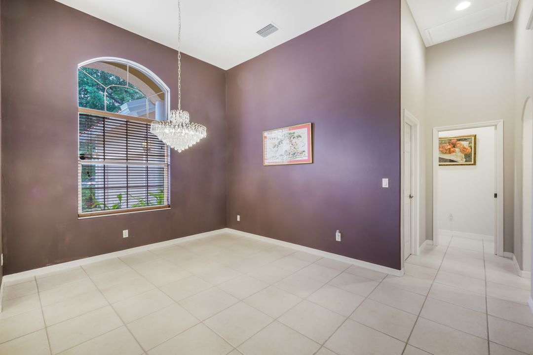 2136 Harlans Run, Naples, FL 34105