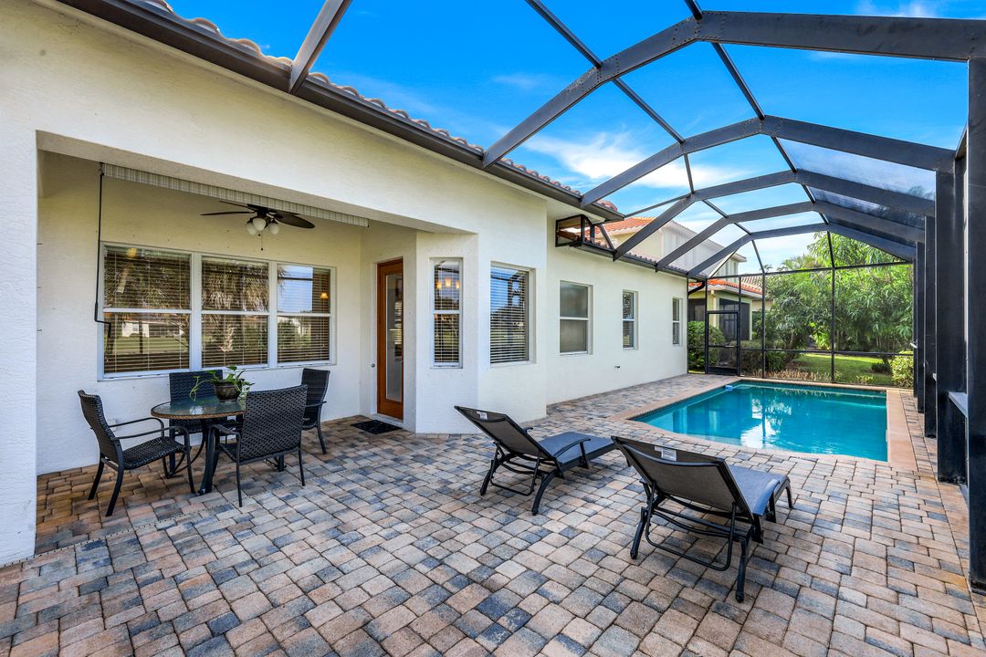 1747 Sarazen Pl, Naples, FL 34120