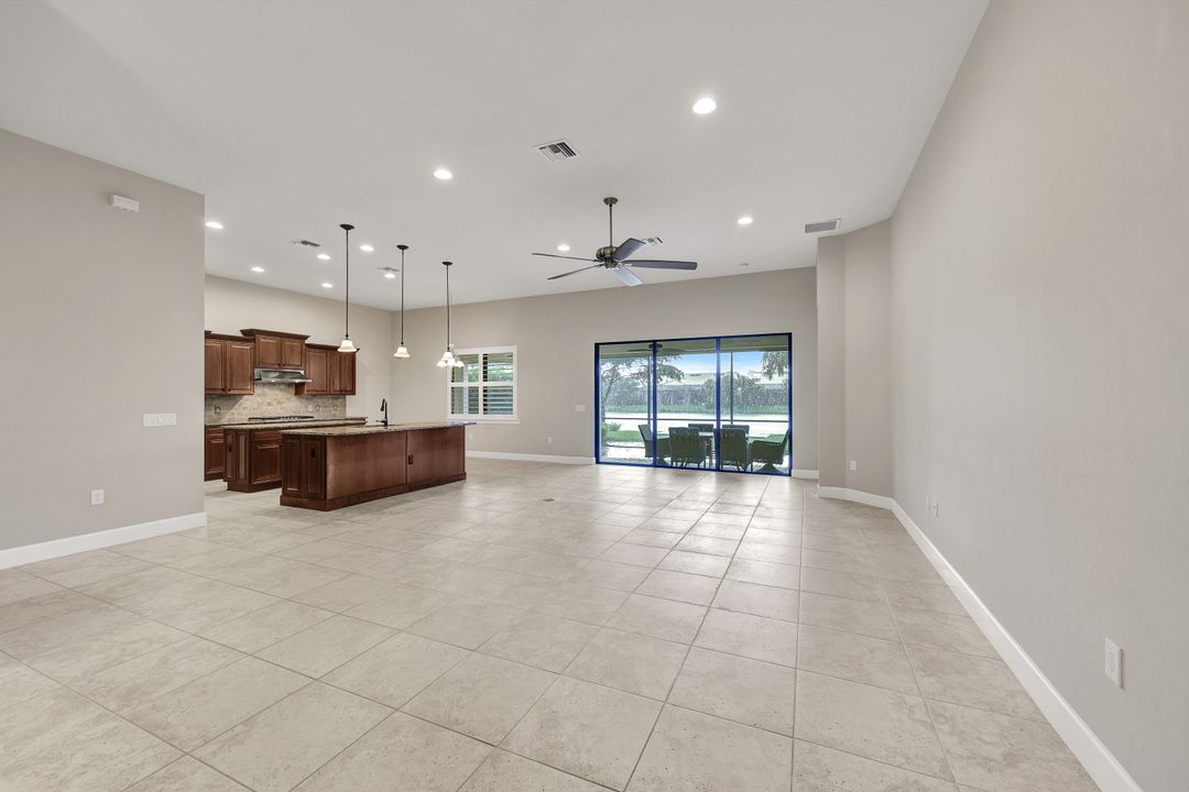 16183 Cartwright Ln, Naples, FL 34110